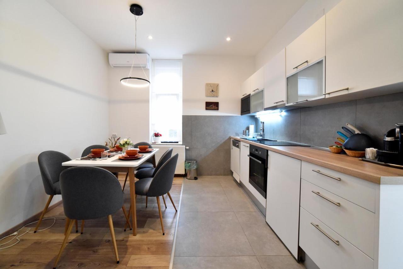 Luxery Spa Apartment ซาเกร็บ ภายนอก รูปภาพ