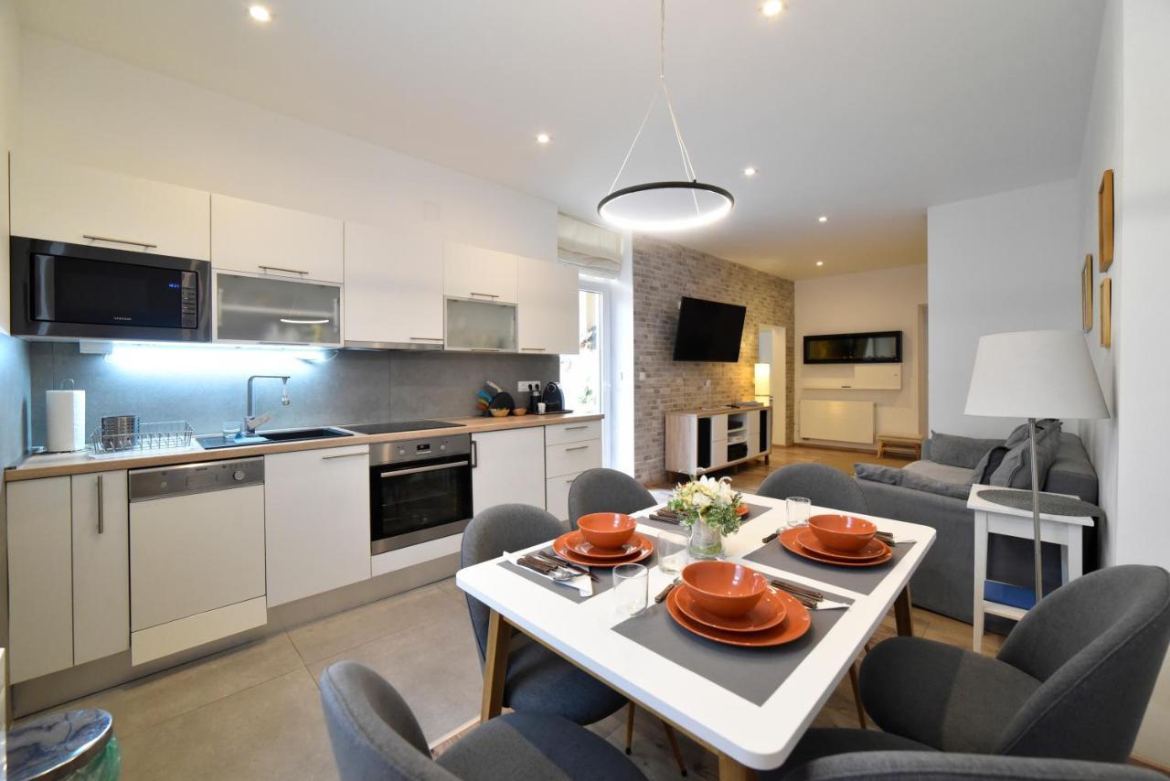 Luxery Spa Apartment ซาเกร็บ ภายนอก รูปภาพ